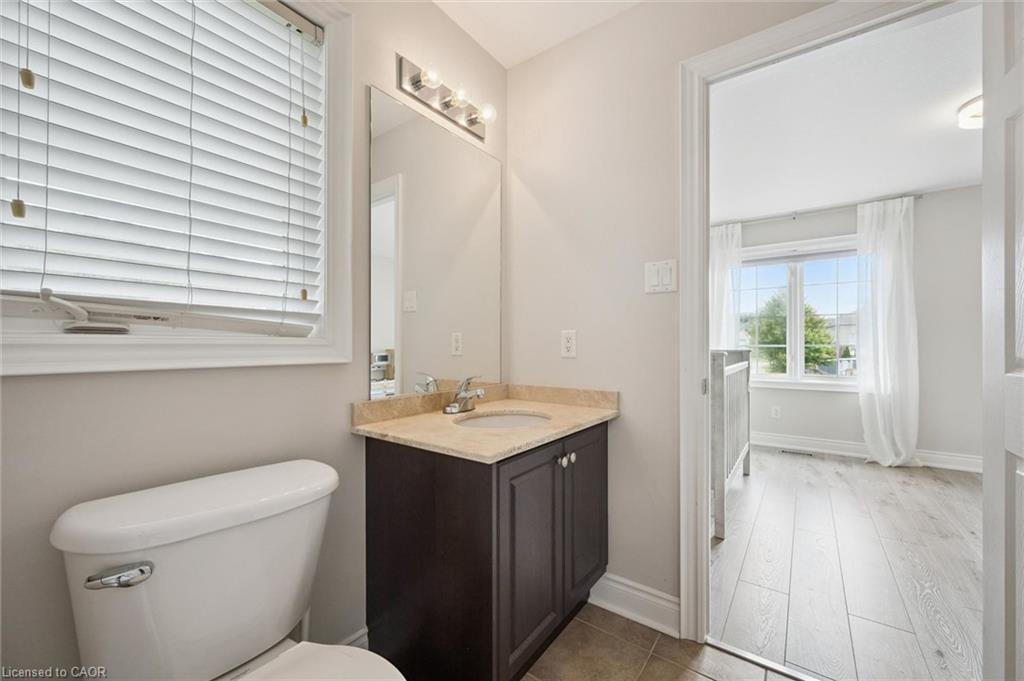 517 Topper Woods Crescent Property Photo 31