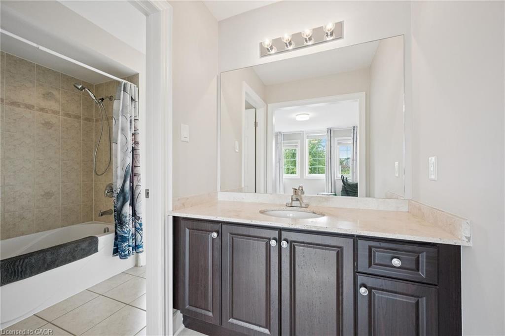 517 Topper Woods Crescent Property Photo 35