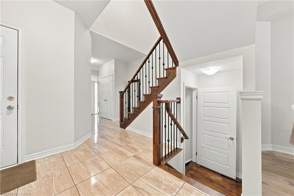 96 Springvalley Crescent Property Photo 14