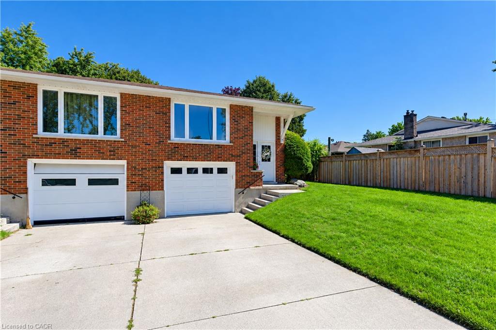 31 Grosbeak Road Property Photo 1