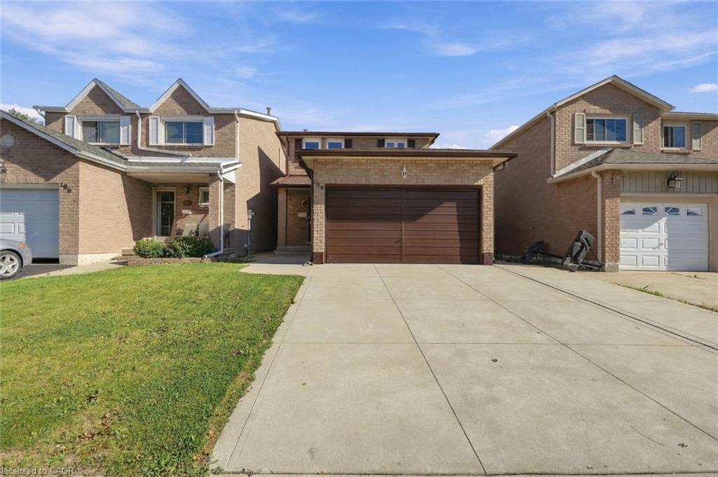 184 Macintosh Drive Property Photo 3