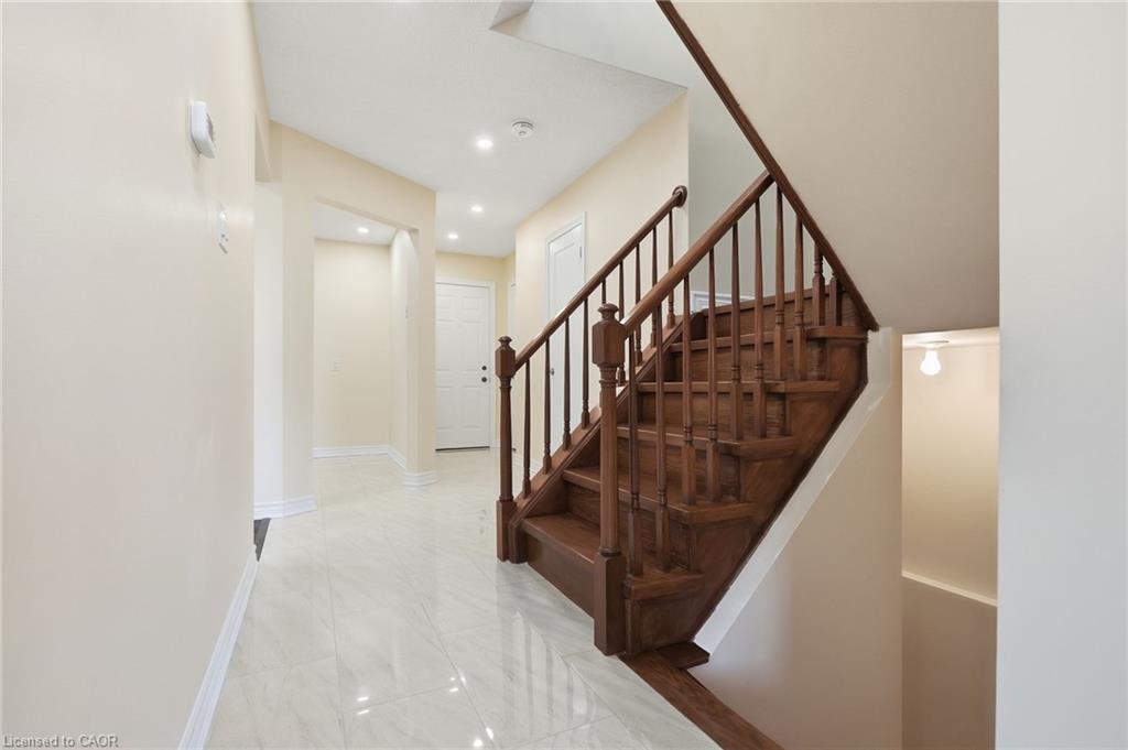 184 Macintosh Drive Property Photo 7