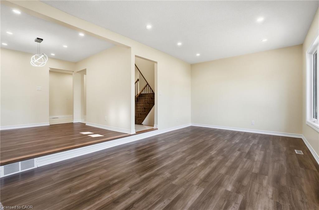 184 Macintosh Drive Property Photo 8