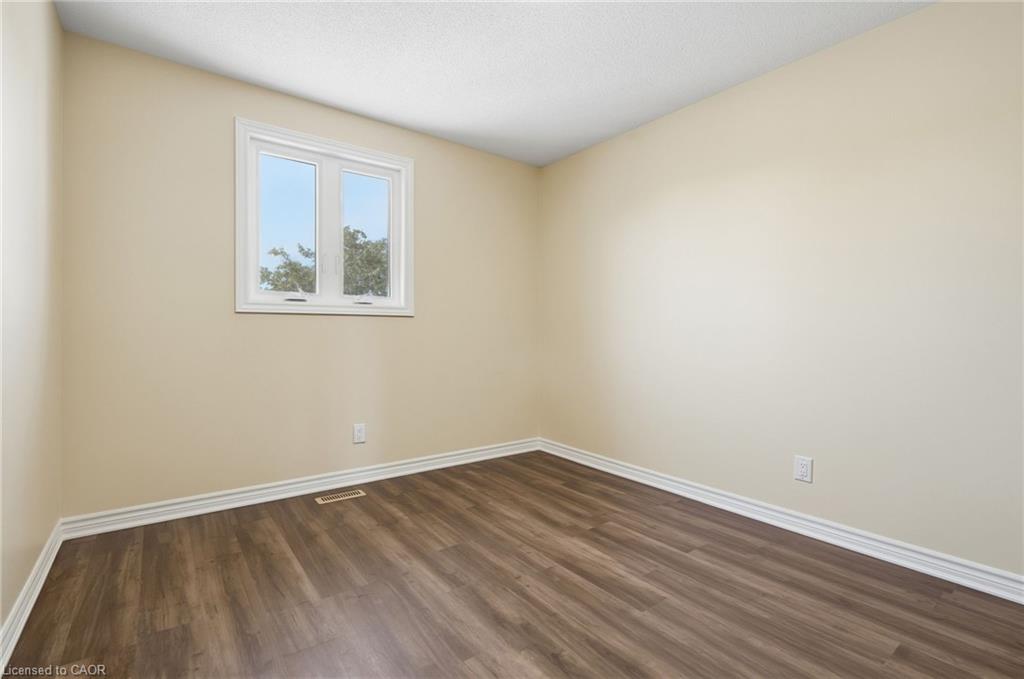 184 Macintosh Drive Property Photo 32
