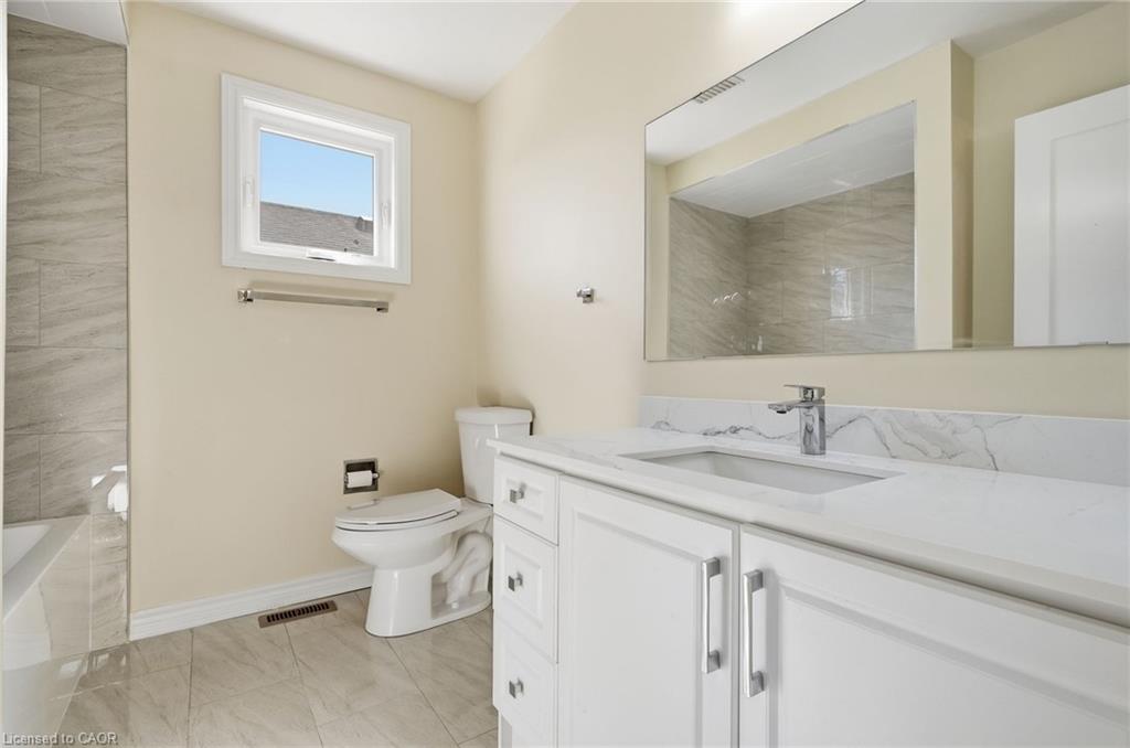 184 Macintosh Drive Property Photo 33