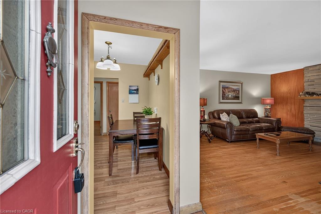 390 East 37th Street Property Photo 3