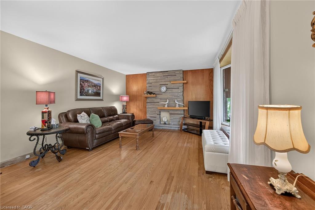 390 East 37th Street Property Photo 5