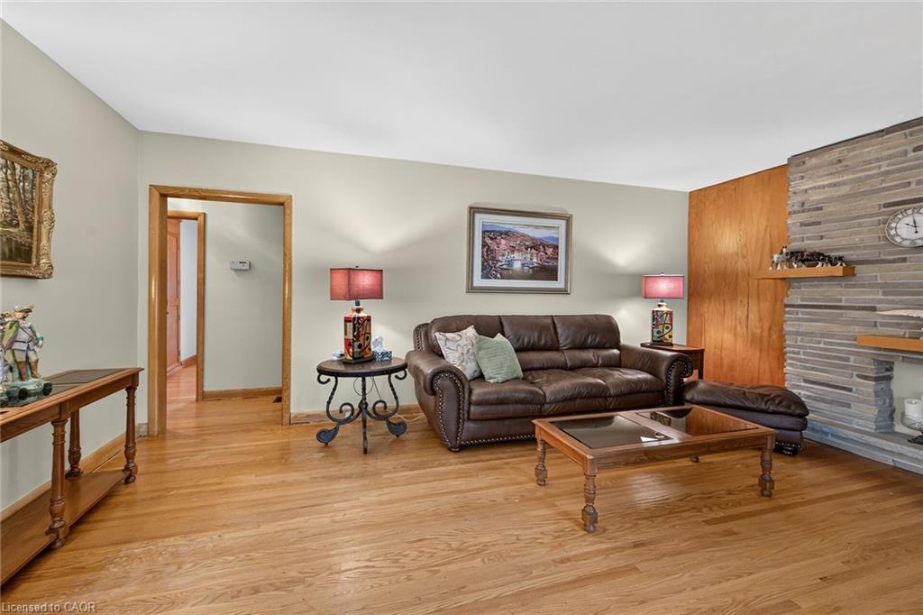 390 East 37th Street Property Photo 6