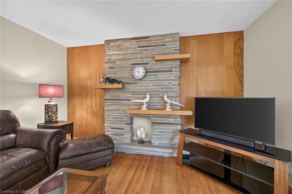 390 East 37th Street Property Photo 7