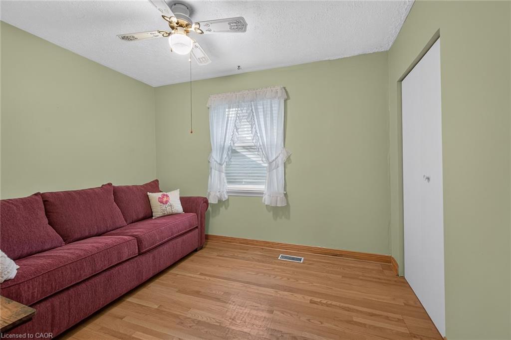 390 East 37th Street Property Photo 24