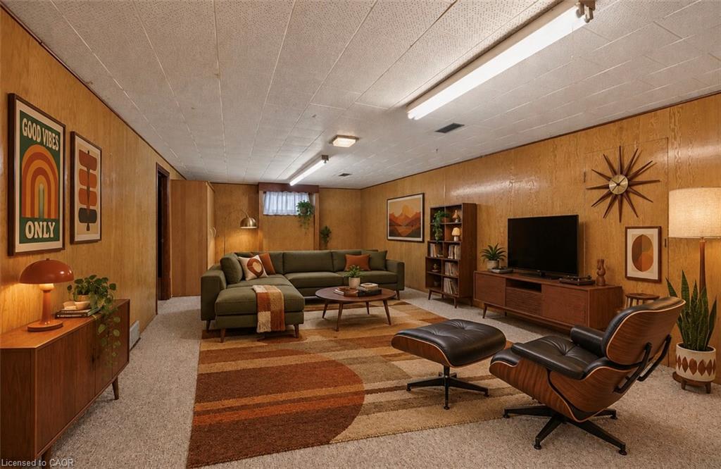 390 East 37th Street Property Photo 28