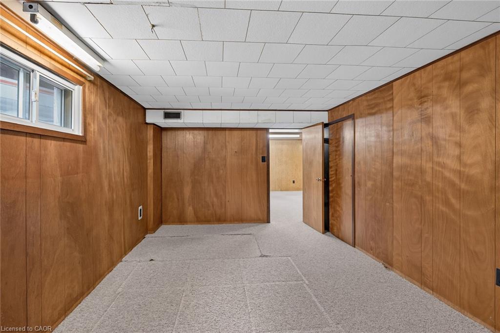390 East 37th Street Property Photo 30