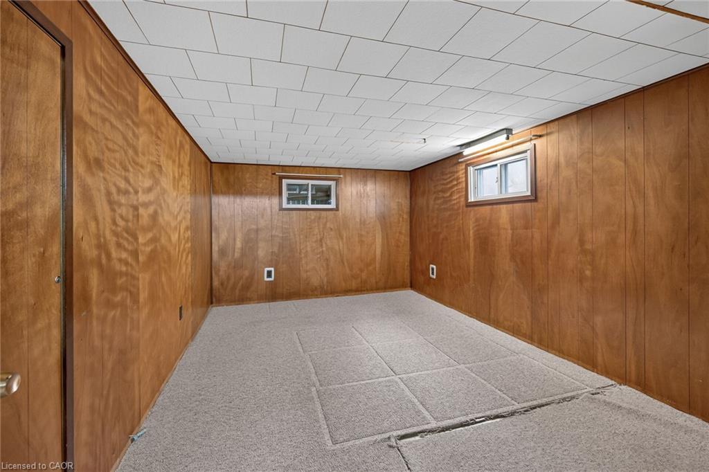 390 East 37th Street Property Photo 32