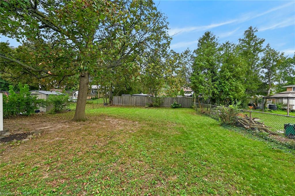 390 East 37th Street Property Photo 40