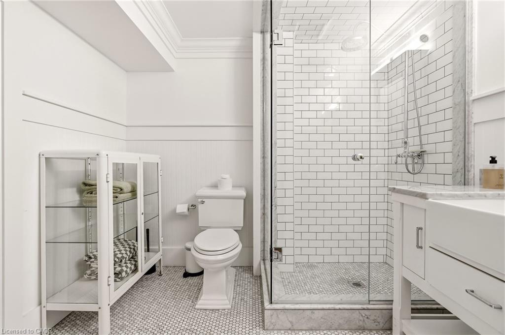 330 Camelot Court Property Photo 32