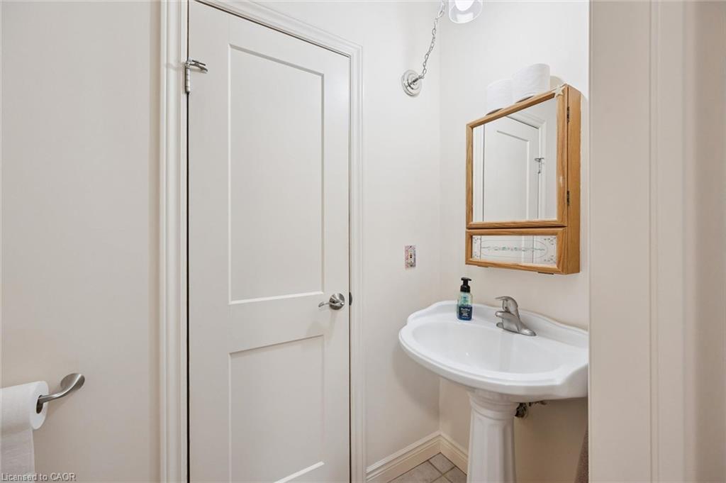 410 Avenue Road Property Photo 16