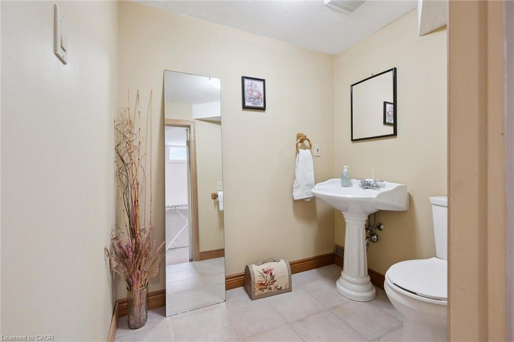 410 Avenue Road Property Photo 25