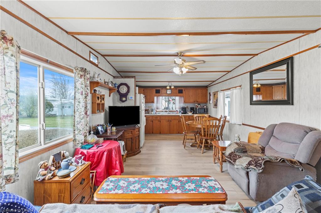 347-3033 Townline Road Property Photo 4