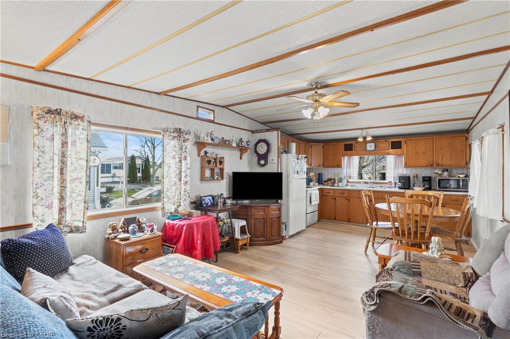 347-3033 Townline Road Property Photo 6