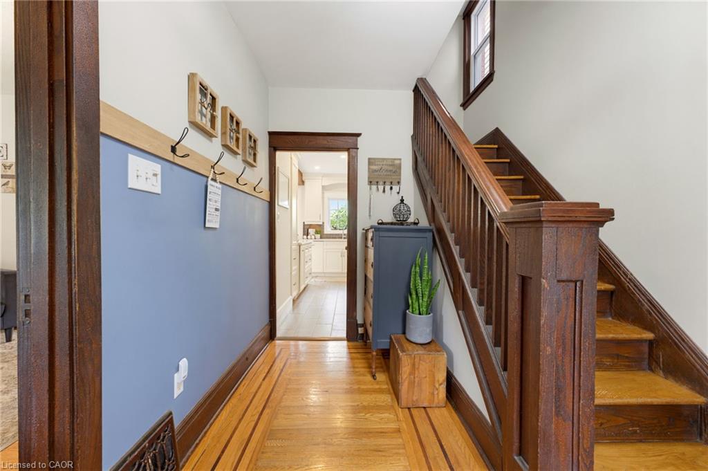 394 Charlton Avenue W Property Photo 8