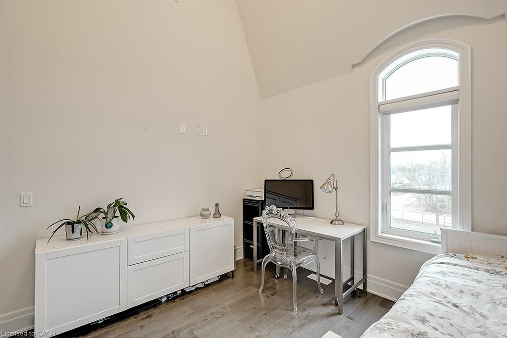 210 Dorval Drive Property Photo 33
