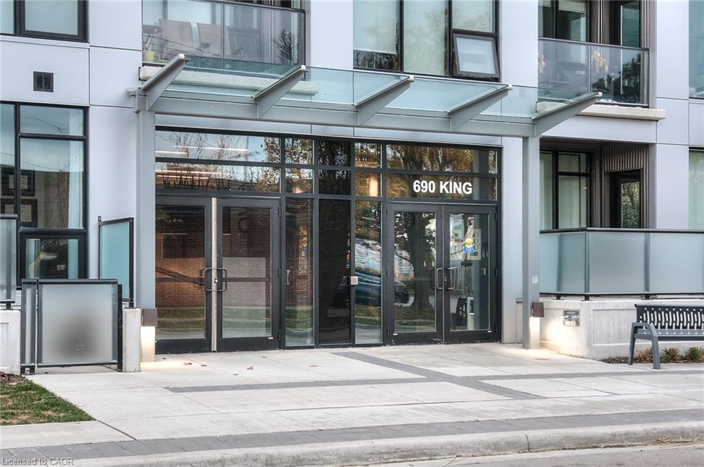 112-690 King Street W Property Photo 2