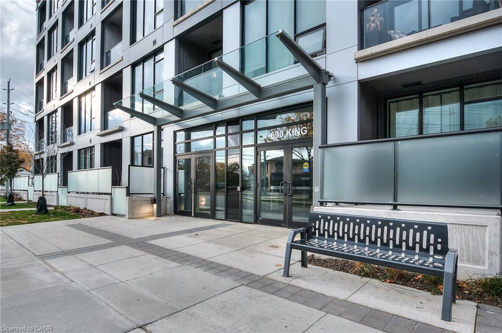 112-690 King Street W Property Photo 3