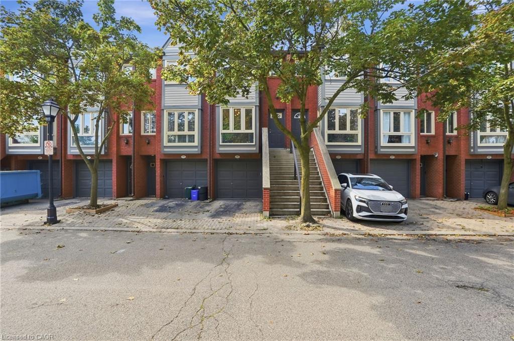 407-895 Maple Avenue Property Photo 1
