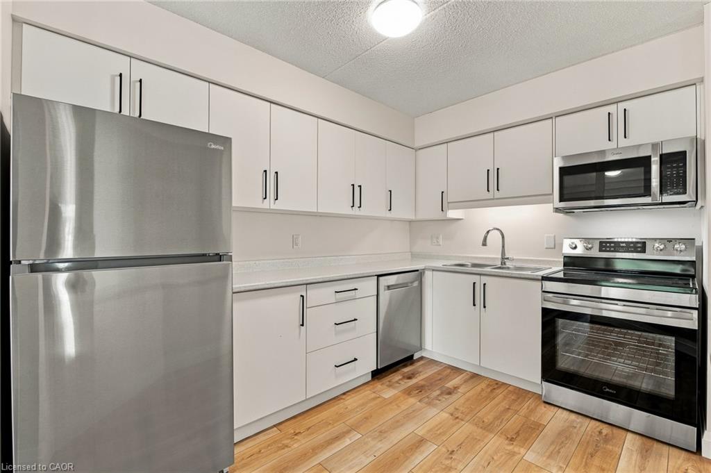 13-3085 Kingsway Drive Property Photo 11