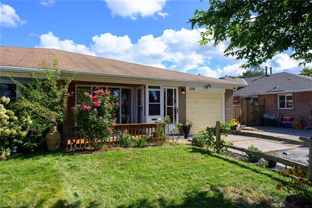 1308 Redbank Crescent Property Photo 2