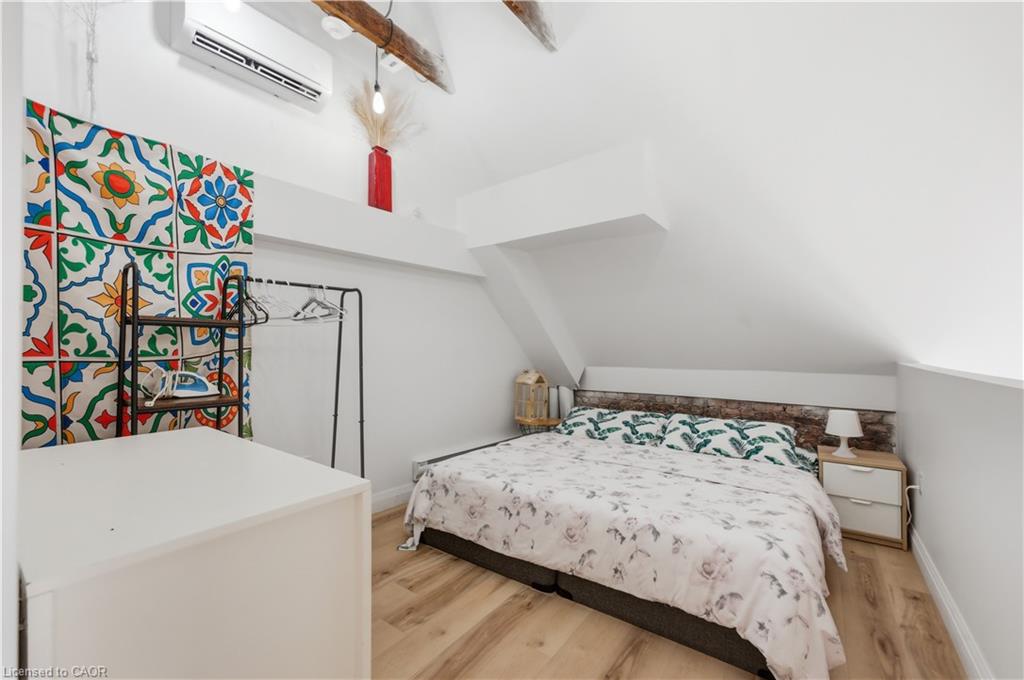 45 Wellington Street N Property Photo 12