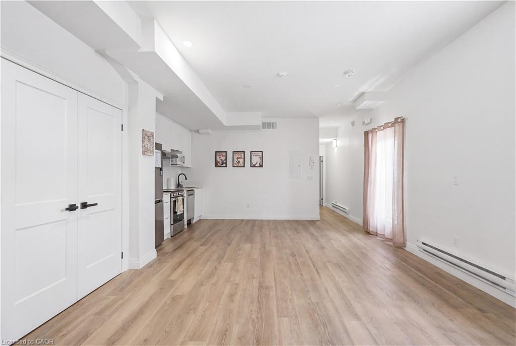 45 Wellington Street N Property Photo 25