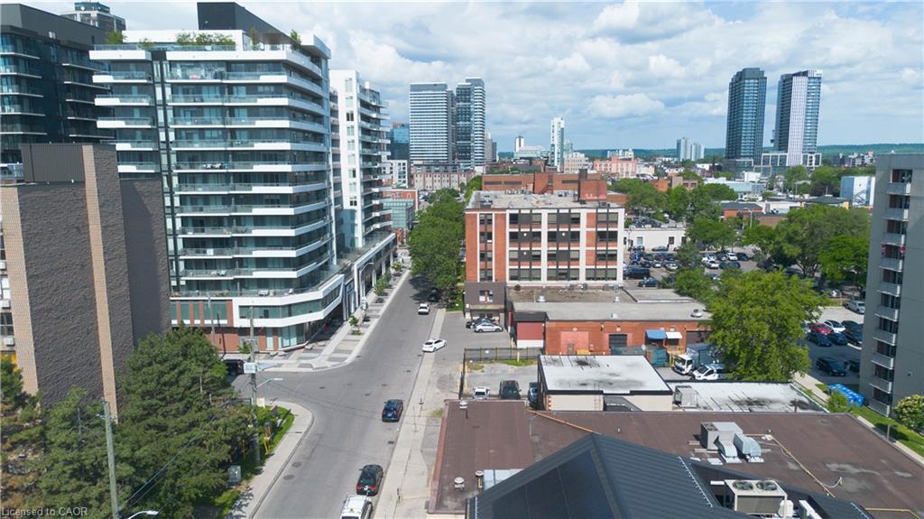 45 Wellington Street N Property Photo 27