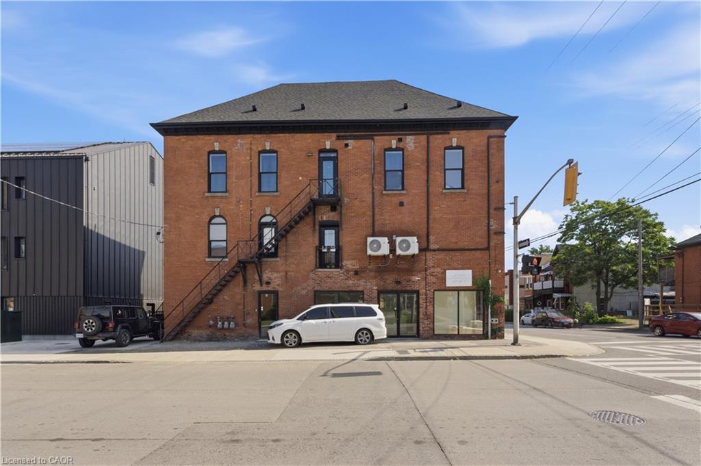 45 Wellington Street N Property Photo 3