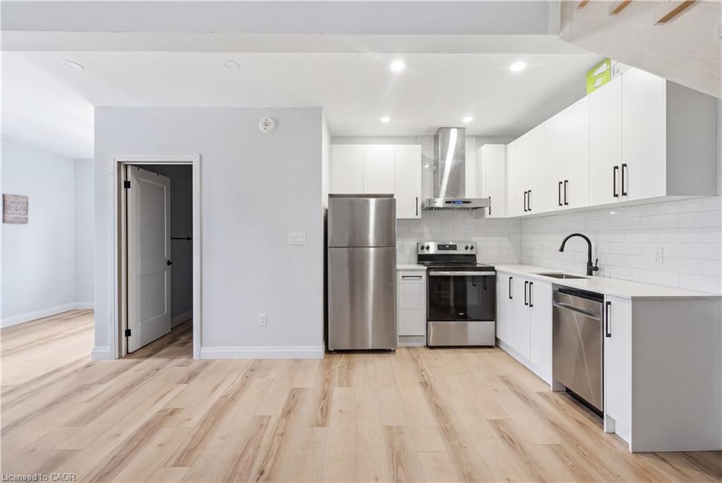 45 Wellington Street N Property Photo 20