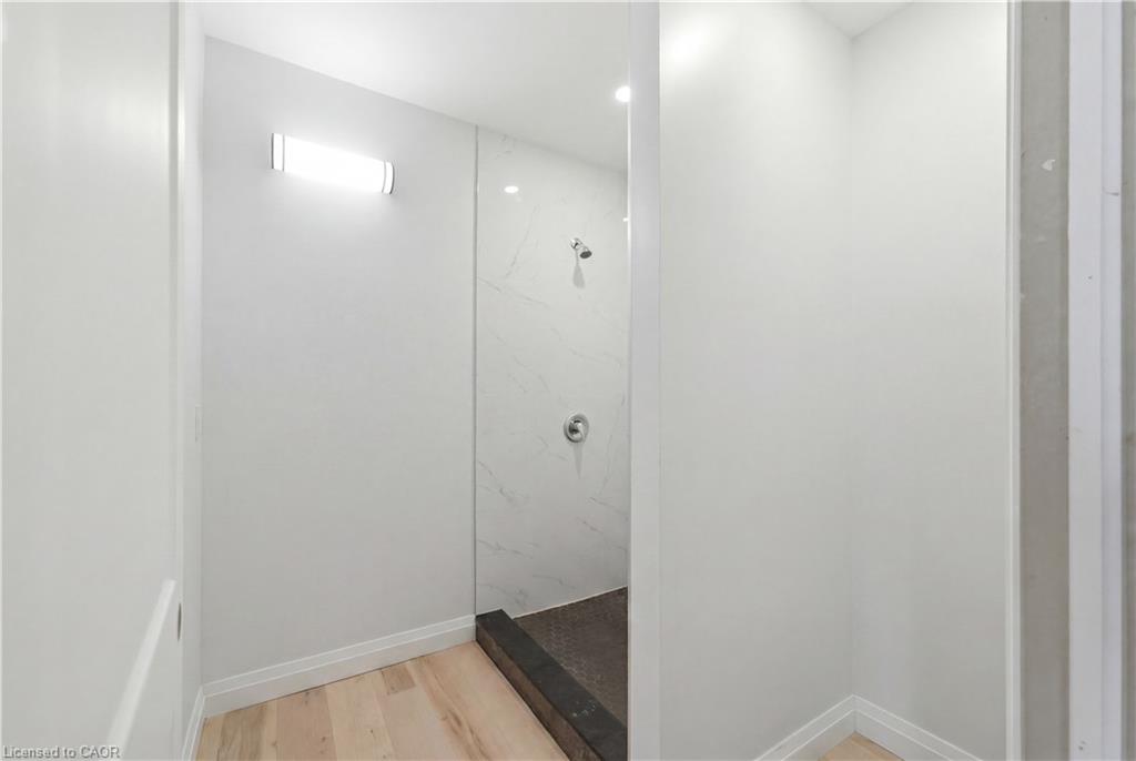 45 Wellington Street N Property Photo 22