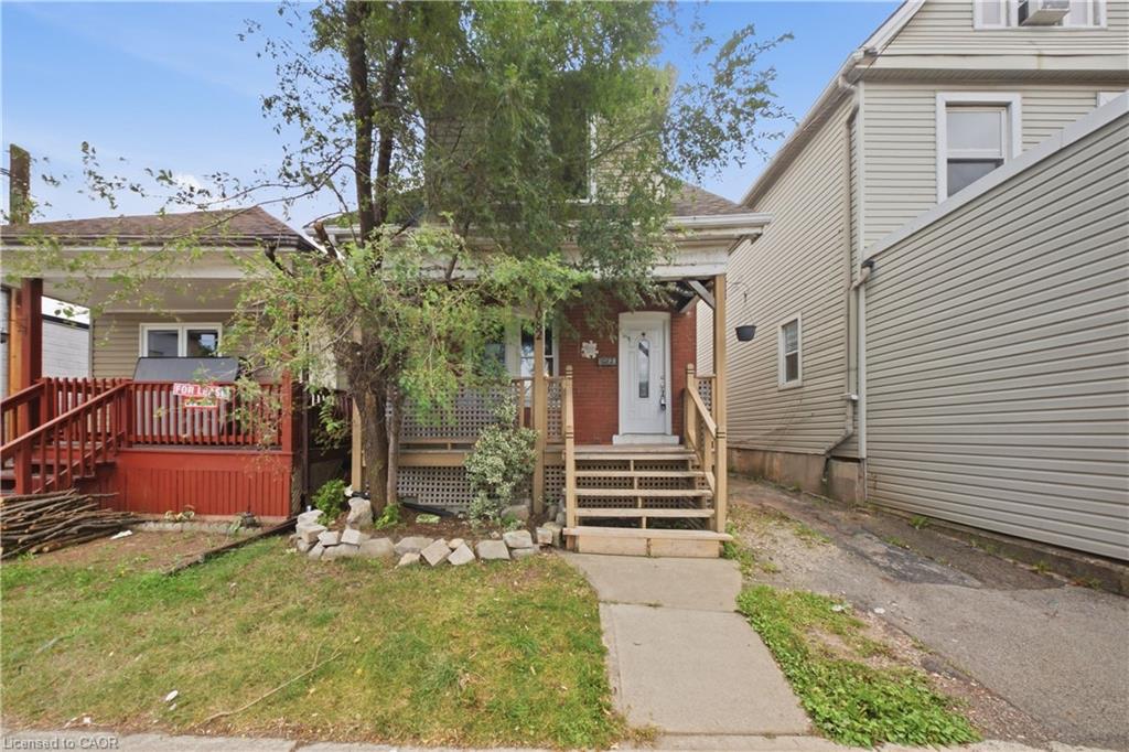 1082 Cannon Street E Property Photo 2