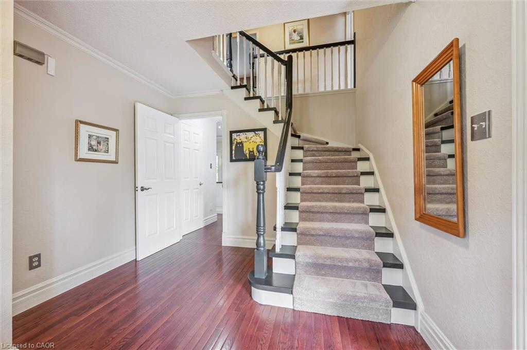 21 Tinatawa Court Property Photo 2