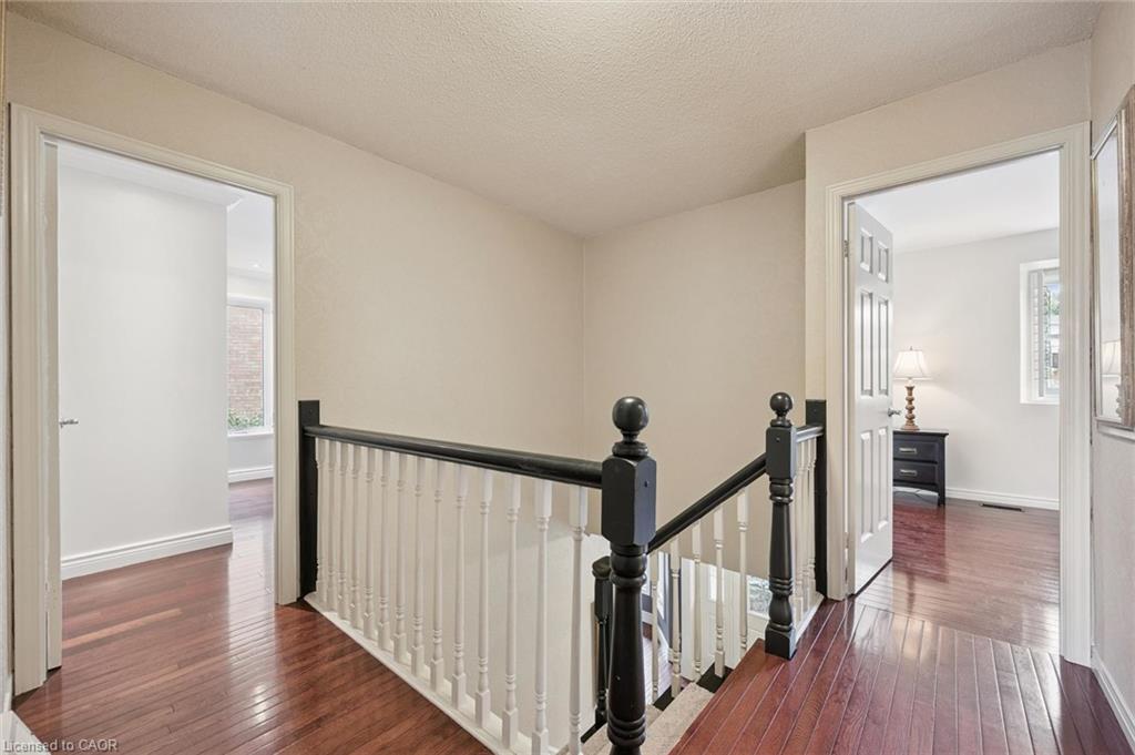 21 Tinatawa Court Property Photo 13