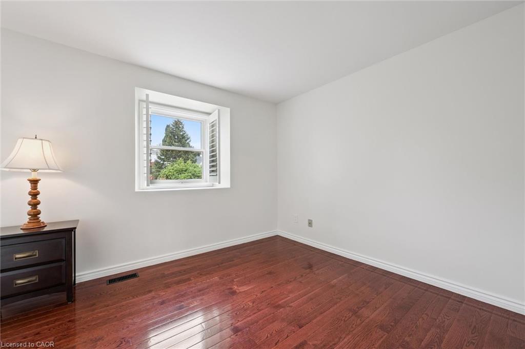 21 Tinatawa Court Property Photo 17