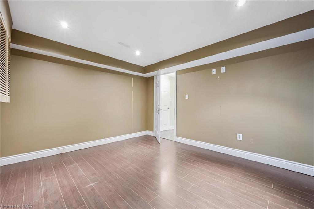 21 Tinatawa Court Property Photo 29