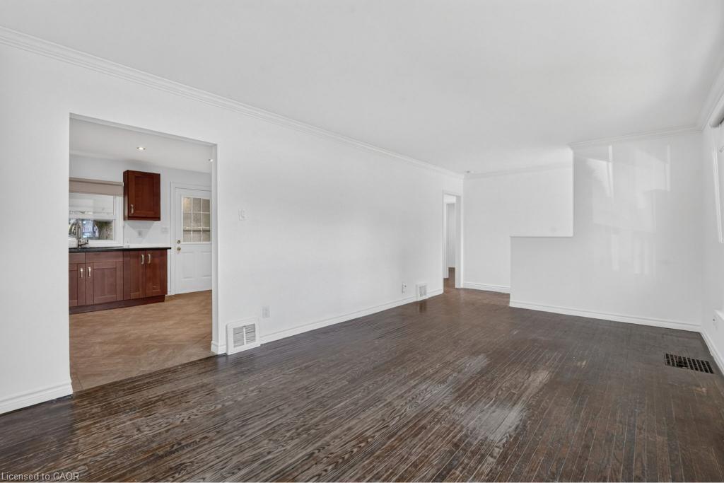 1024 Roosevelt Road Property Photo 8