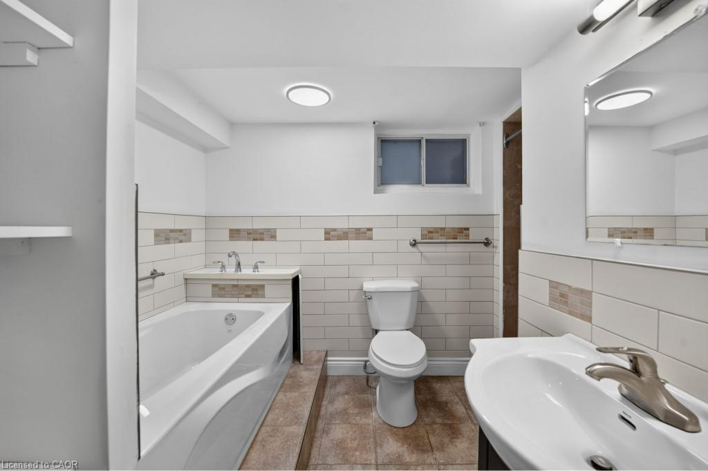 1024 Roosevelt Road Property Photo 34