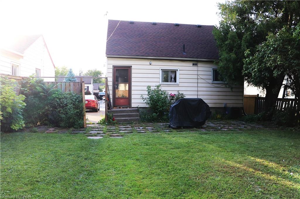 348 Weir Street N Property Photo 3