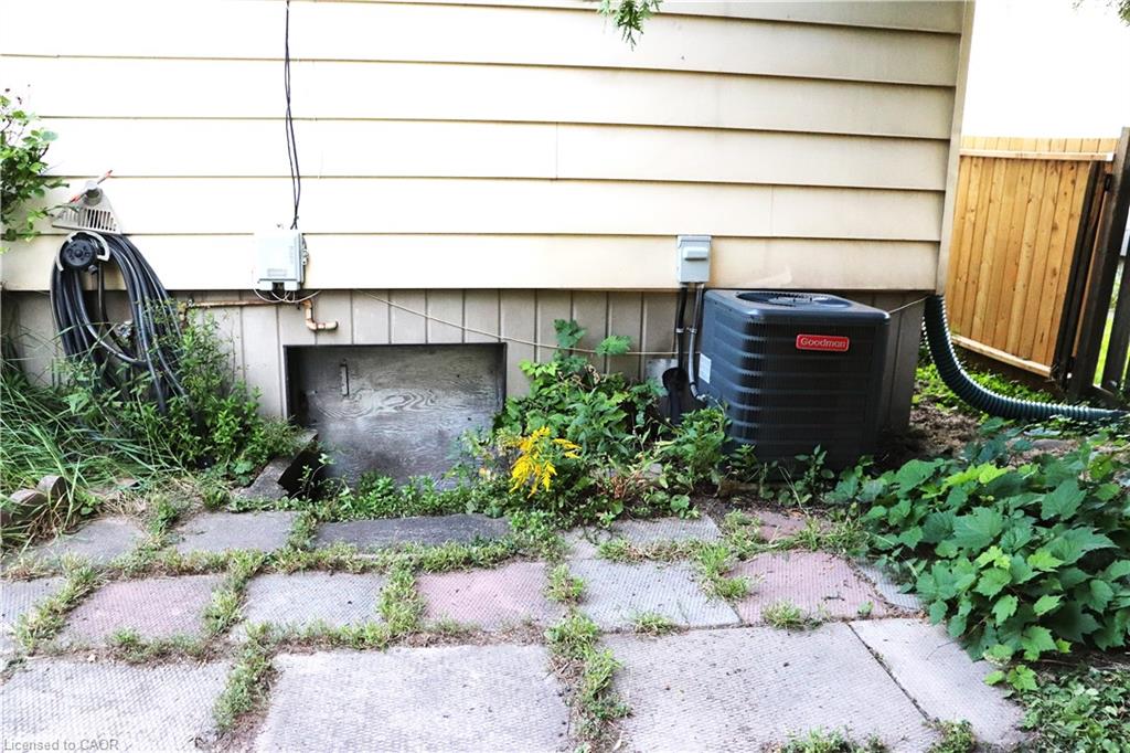 348 Weir Street N Property Photo 5
