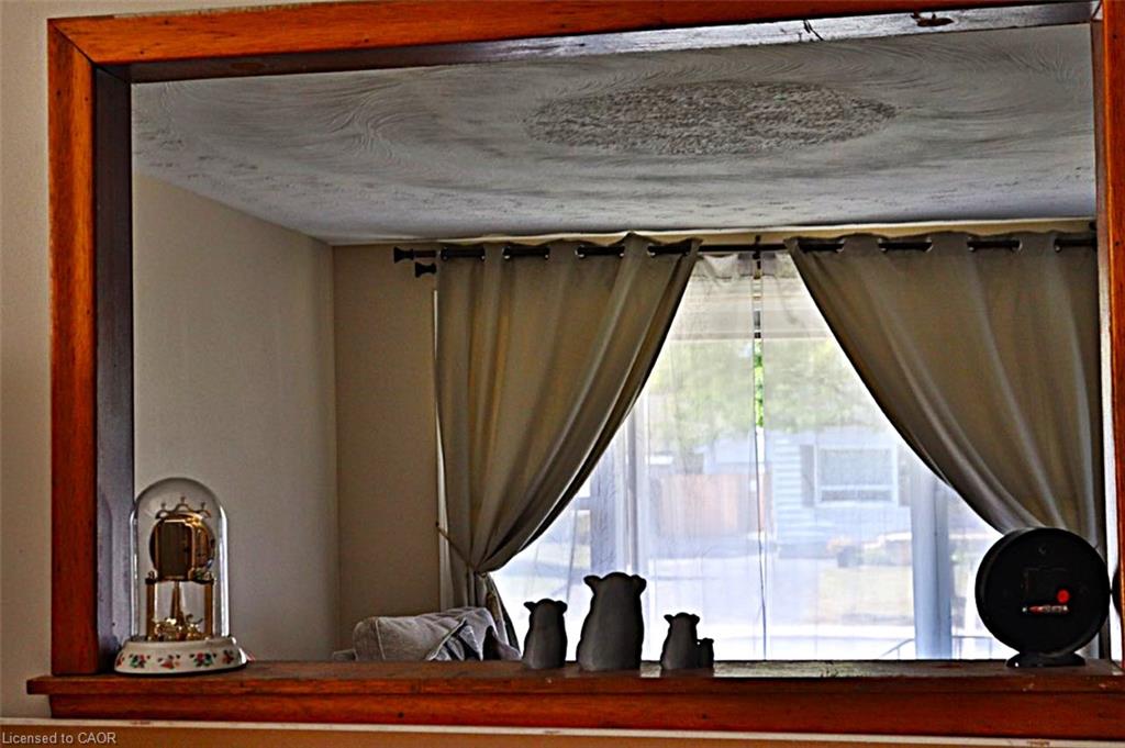 348 Weir Street N Property Photo 9