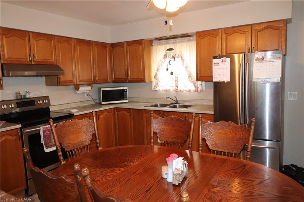 348 Weir Street N Property Photo 10