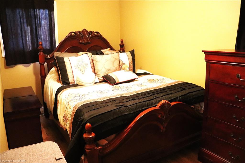 348 Weir Street N Property Photo 13