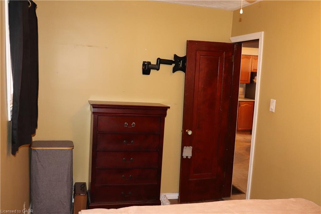 348 Weir Street N Property Photo 15
