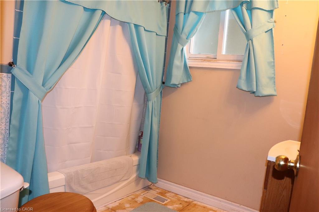348 Weir Street N Property Photo 16